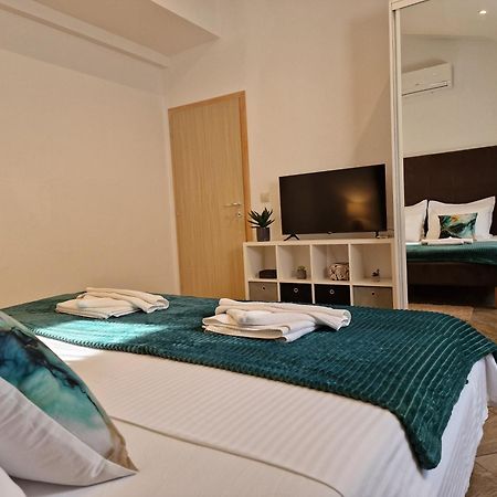 Holiday Home Near Trogir Kaštel Štafilić Екстериор снимка
