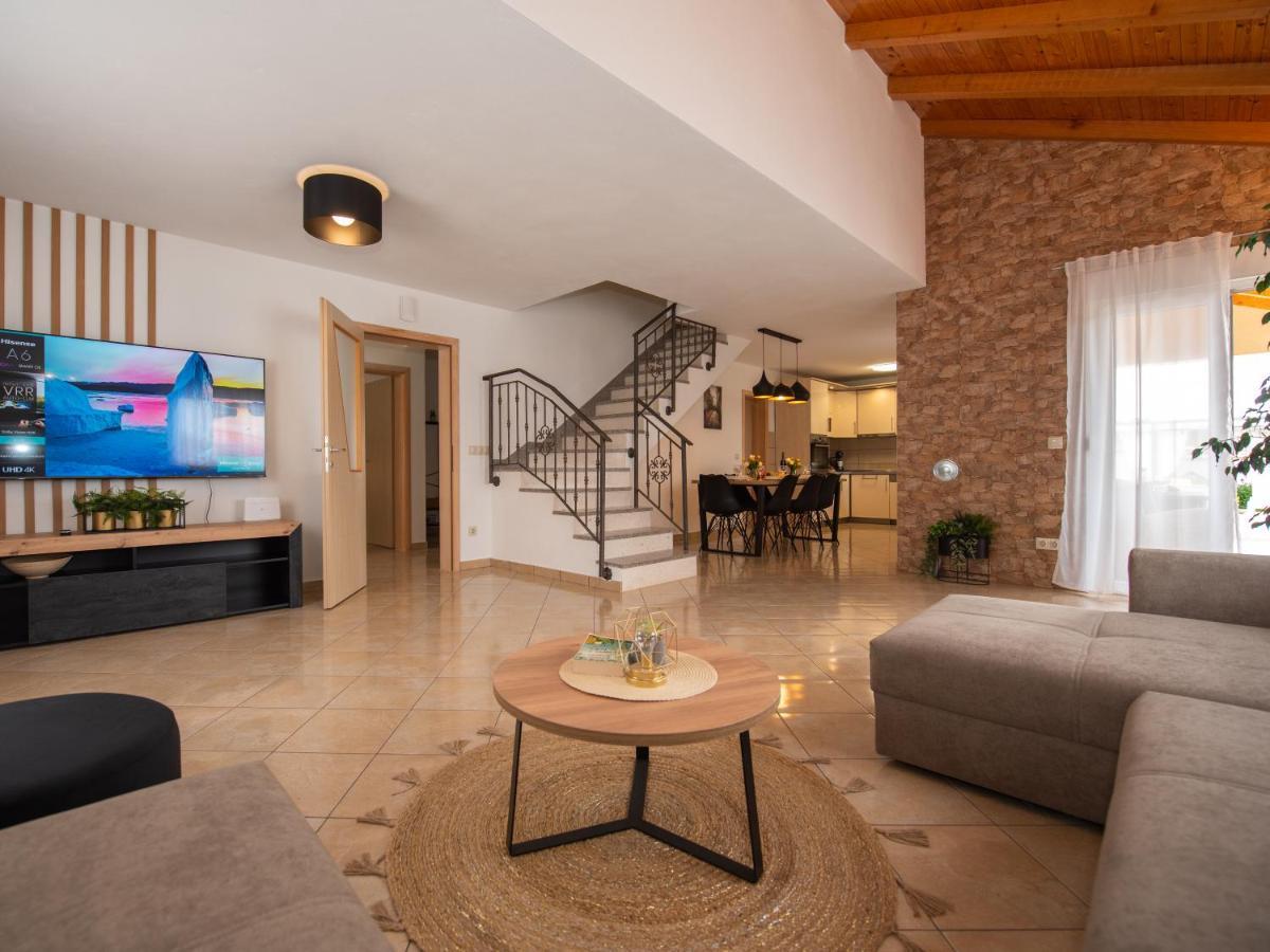 Holiday Home Near Trogir Kaštel Štafilić Екстериор снимка