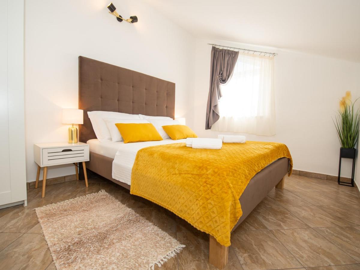 Holiday Home Near Trogir Kaštel Štafilić Екстериор снимка