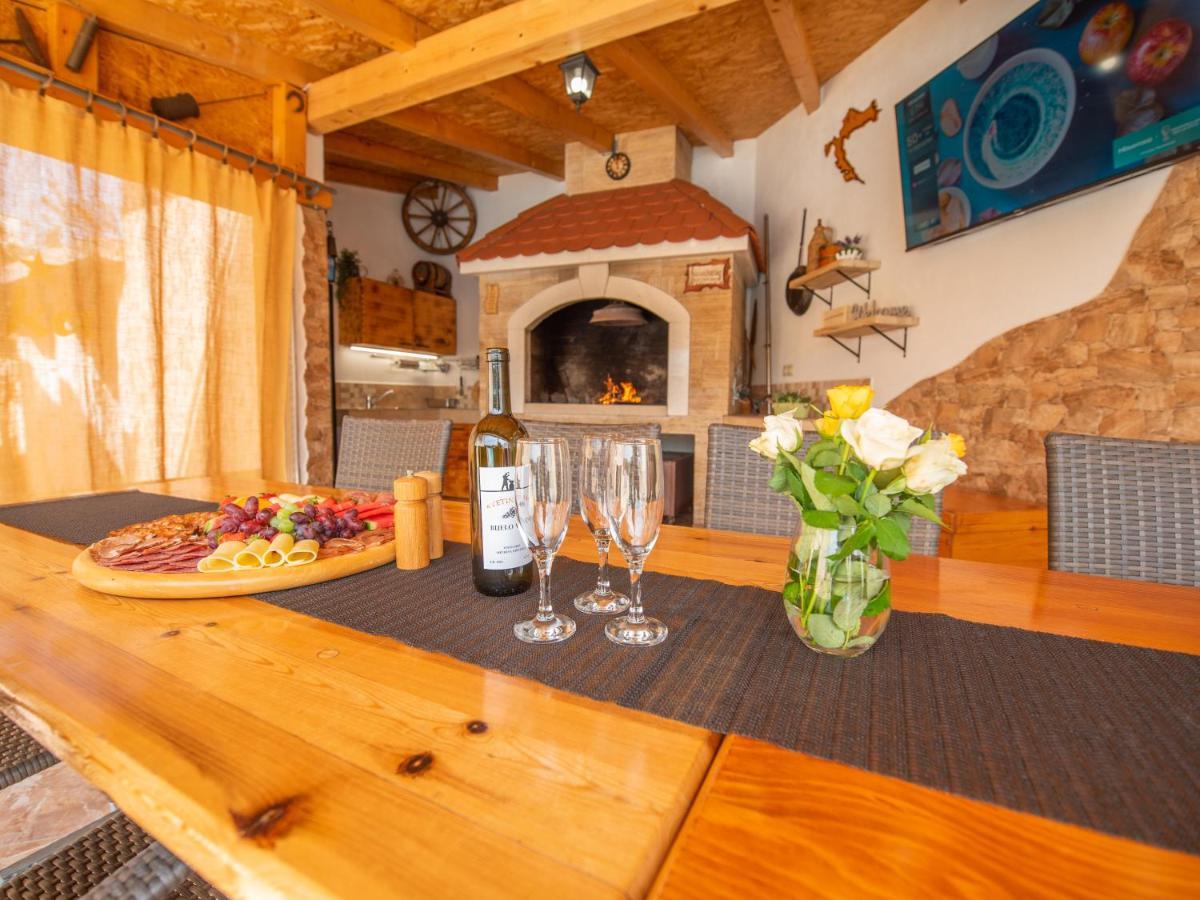 Holiday Home Near Trogir Kaštel Štafilić Екстериор снимка