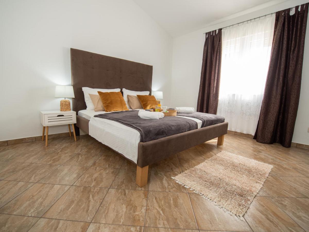 Holiday Home Near Trogir Kaštel Štafilić Екстериор снимка