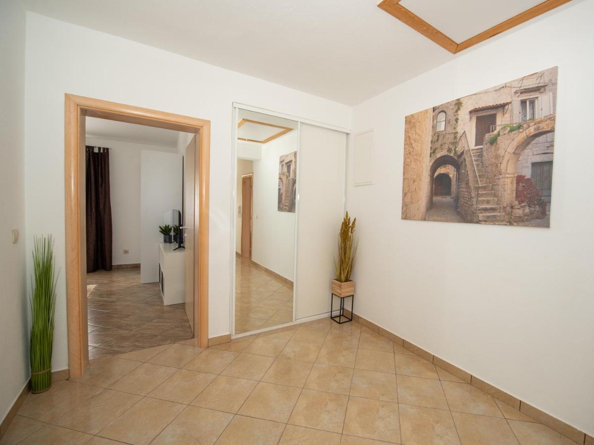 Holiday Home Near Trogir Kaštel Štafilić Екстериор снимка