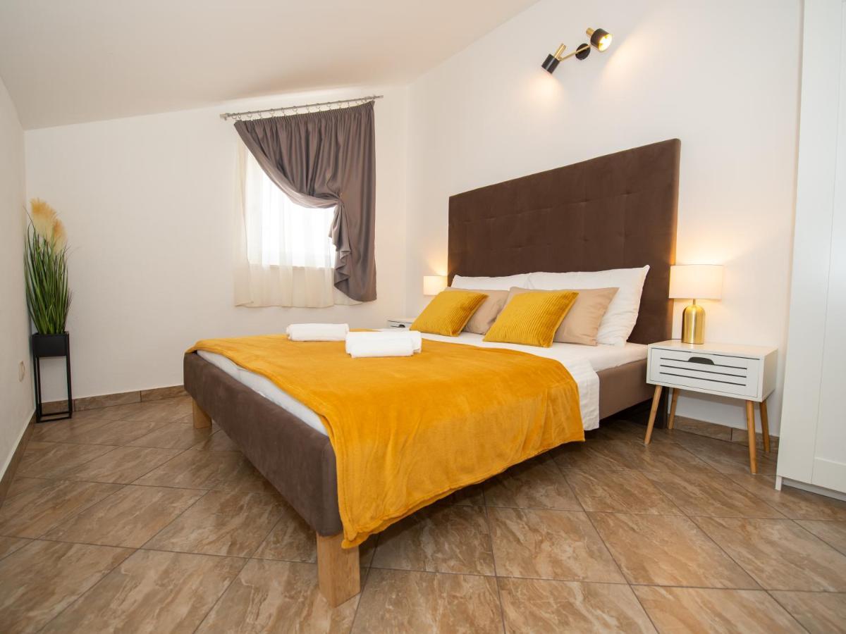 Holiday Home Near Trogir Kaštel Štafilić Екстериор снимка
