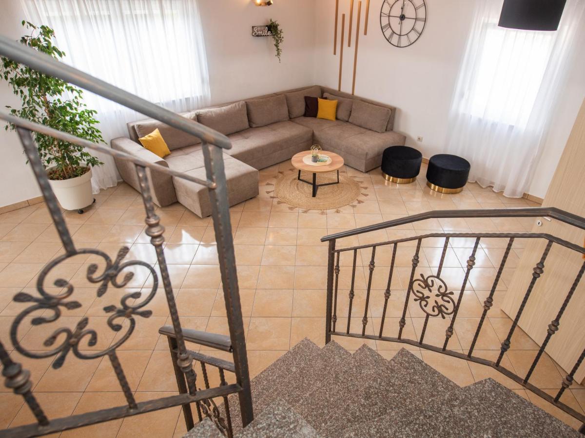Holiday Home Near Trogir Kaštel Štafilić Екстериор снимка