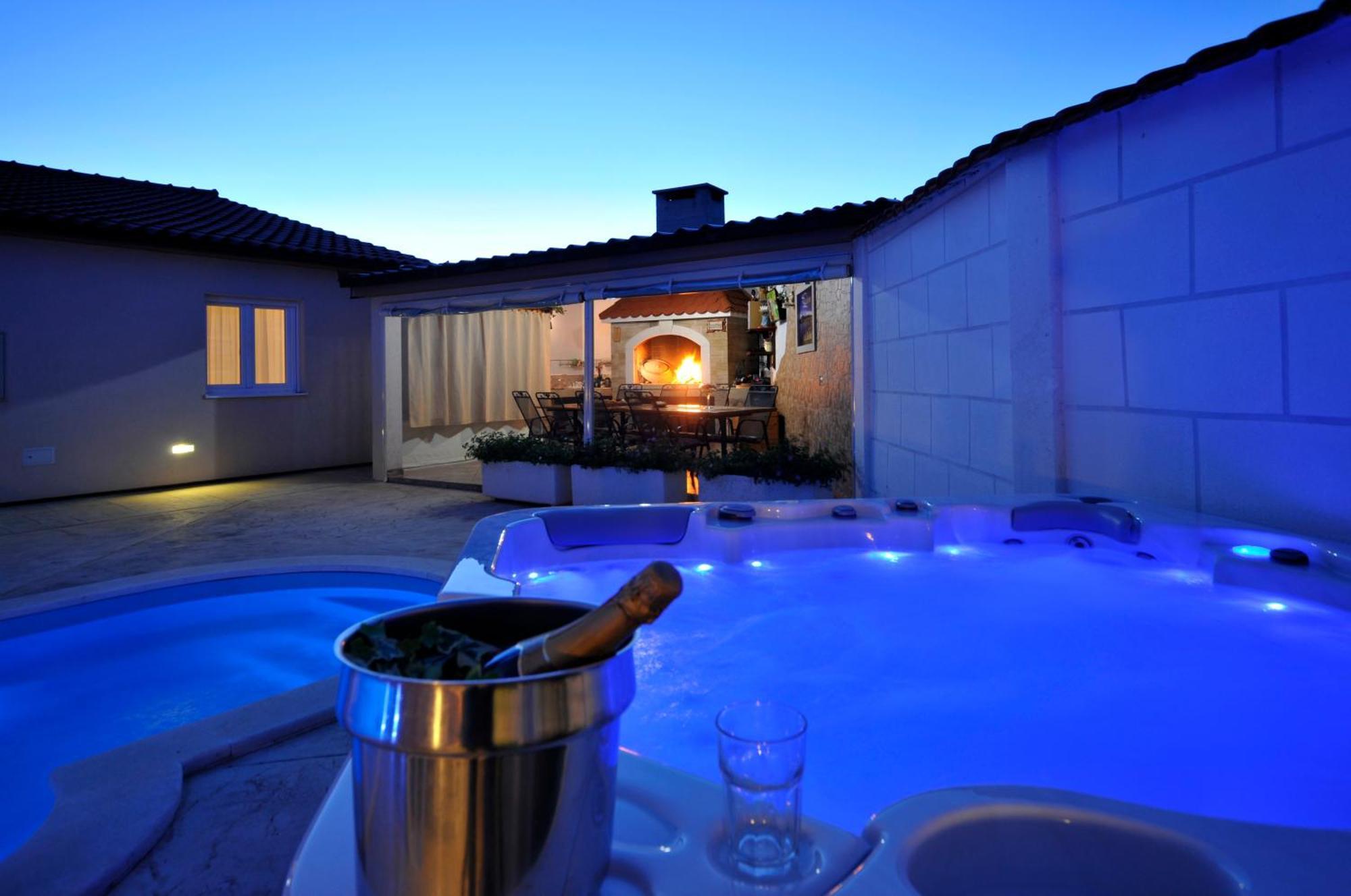 Holiday Home Near Trogir Kaštel Štafilić Екстериор снимка