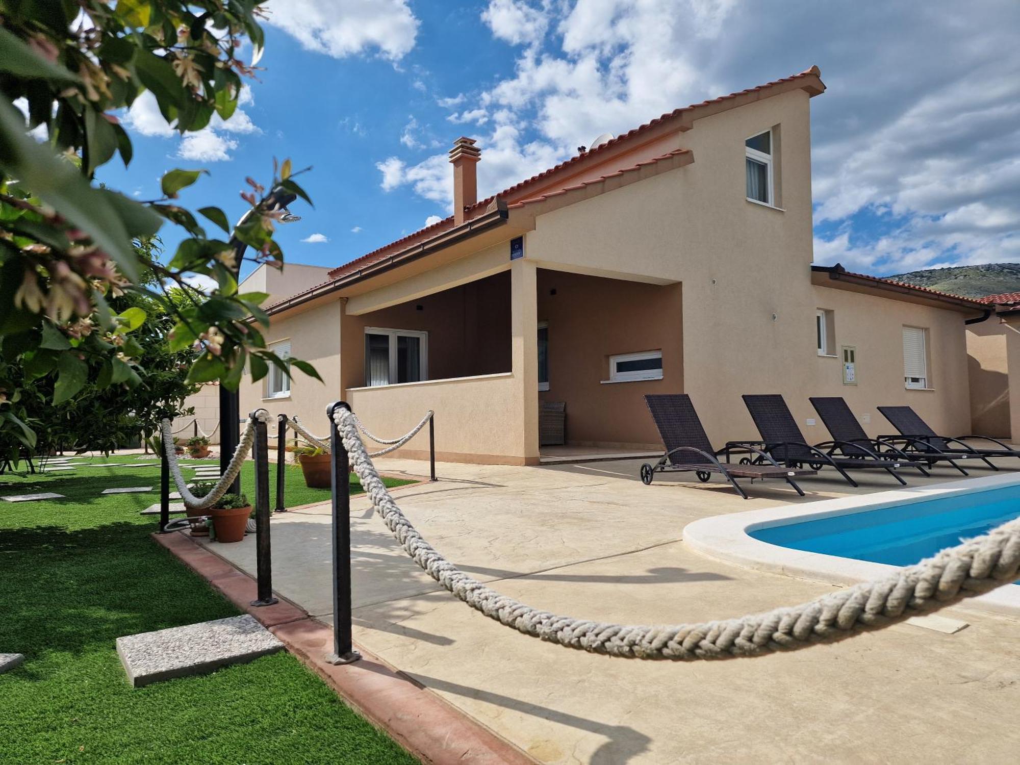 Holiday Home Near Trogir Kaštel Štafilić Екстериор снимка